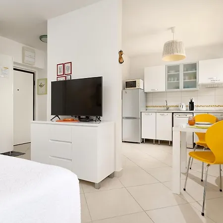 Apartment Seven Minute Walk To Old Town